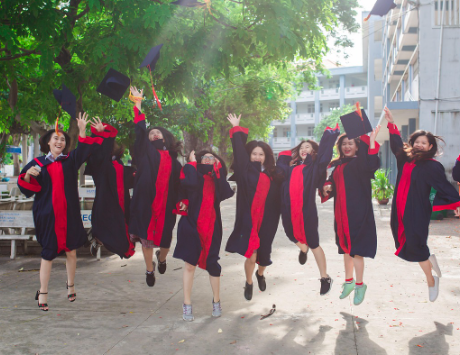 Top 10 Scholarships for International Students in 2025